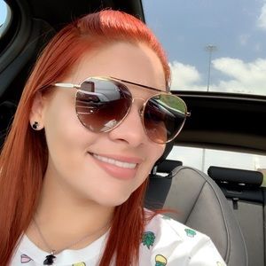 Meet your Posher, Yessica